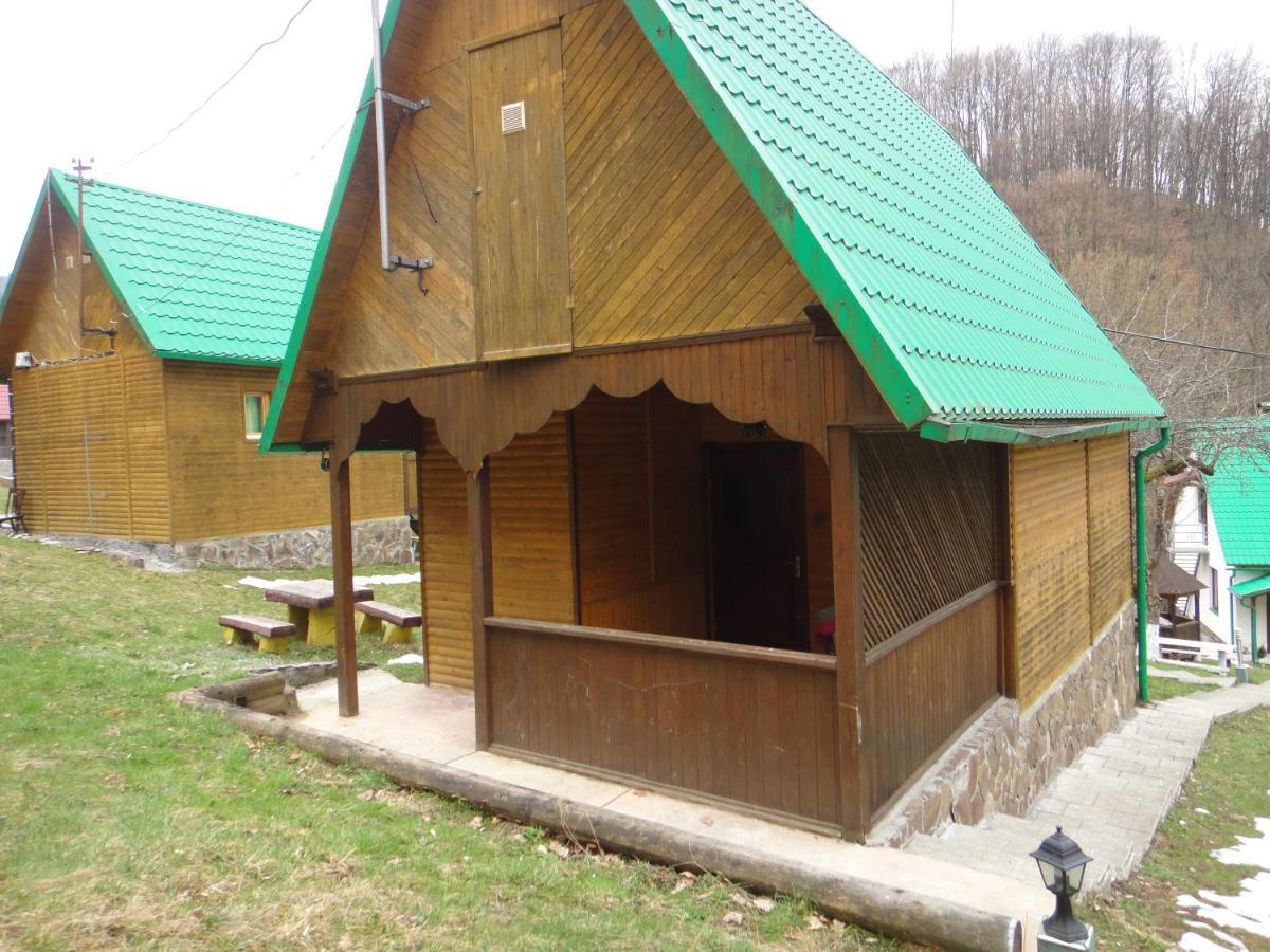 Kvasnyi Lodge